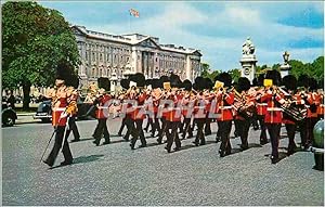 Seller image for Carte Postale Moderne London Guards Band Near Buckingham Palace Militaria for sale by CPAPHIL