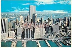 Carte Postale Moderne Aerial View of the tower Manhattan skyline showing the East River and the w...