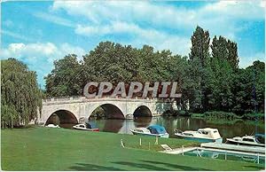 Carte Postale Moderne Bridge and River Thames Shillingford