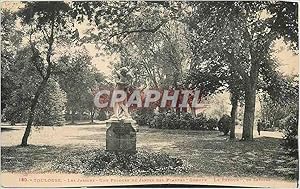 Image du vendeur pour Carte Postale Ancienne Toulouse les Jardins une Pelouse du Jardin des Plantes mis en vente par CPAPHIL