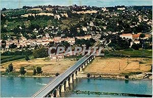 Seller image for Carte Postale Moderne Agen (Lot et Garonne) Vu du Ciel Le Pont Canal sur la Garonne et le Coteau de l'Ermitage for sale by CPAPHIL