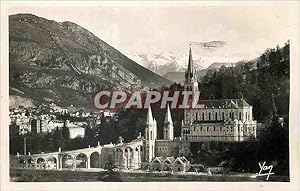 Image du vendeur pour Carte Postale Ancienne Lourdes La Basilique et les Montaignes mis en vente par CPAPHIL