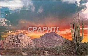 Bild des Verkufers fr Carte Postale Moderne Valley of the Sun Surrounding Phoenix Spectacular Sunrise Over Camelback Mountain zum Verkauf von CPAPHIL