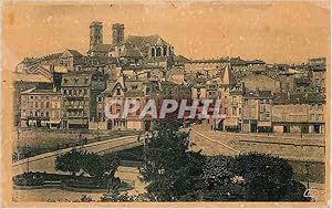 Imagen del vendedor de Carte Postale Ancienne Verdun vue Panoramique et Place Chevet a la venta por CPAPHIL