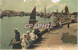 Bild des Verkufers fr Carte Postale Ancienne Les Sables d'Olonne Sur les Quais Folklore zum Verkauf von CPAPHIL