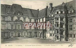 Bild des Verkufers fr Carte Postale Ancienne Blois Le Chteau La Faade Gaston d'Orleans L'Escalier Francois Ier zum Verkauf von CPAPHIL