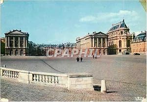 Seller image for Carte Postale Moderne Versailles (S et O) La Cour d'Honneur for sale by CPAPHIL