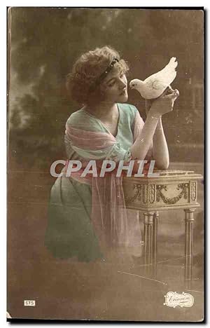 Imagen del vendedor de Fantaisie - Femme - oiseau - colombe - Lovely lady communing with a dove- curly hair - Carte Postale Ancienne a la venta por CPAPHIL