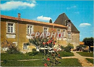 Carte Postale Moderne Chalais (Charente) Cour du Château des Princes de Chalais (Residence Talley...