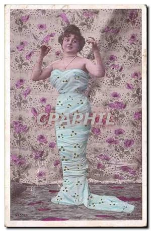 Image du vendeur pour Carte Postale Ancienne Fantaisie FEmme en robe mis en vente par CPAPHIL