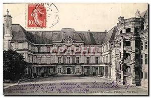 Image du vendeur pour Blois Carte Postale Ancienne Chteau L'escalier d'ohonneur de Francois 1er et l'ale de Gaston d'orleans mis en vente par CPAPHIL