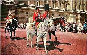 Bild des Verkufers fr Carte Postale Moderne HM the Queen and HRH Prince Philip Militaria zum Verkauf von CPAPHIL