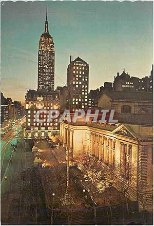 Seller image for Carte Postale Moderne A Dramatic view of the New York Public Library which has been designated as one of the city's Landmarks for sale by CPAPHIL