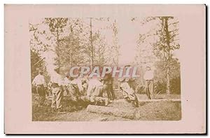 Image du vendeur pour Carte Postale Ancienne Militaria Soldats au travail du bois (bucheron) mis en vente par CPAPHIL