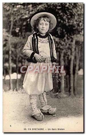 Image du vendeur pour Fantaisie - Enfants - Un Gars Breton - Sabots - Costume - En Bretagne - Carte Postale Ancienne mis en vente par CPAPHIL
