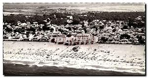 Seller image for Soulac sur Mer Carte Postale Moderne vue gnrale sur la ville et la plage for sale by CPAPHIL