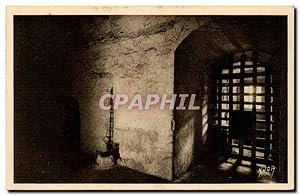 Bild des Verkufers fr Loches - Le Chteau - Le Donjon - Cachot de Philippe de Commines - Carte Postale Ancienne zum Verkauf von CPAPHIL