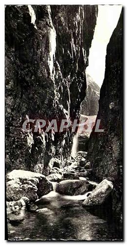 Image du vendeur pour Carte Postale Moderne Environs de Luchon Valle du Lys la rue d'enfer mis en vente par CPAPHIL