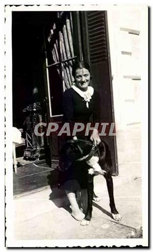 Bild des Verkufers fr Photo Femme et son chien dog zum Verkauf von CPAPHIL