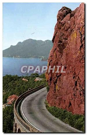 Seller image for Carte Postale Semi Moderne la corniche d'or La route au bord de la mer entre Theoulas et le Trayas for sale by CPAPHIL