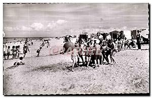 Image du vendeur pour Carte Postale Semi Moderne Notre Dame de Monts Jeux de plage mis en vente par CPAPHIL