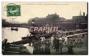 Carte Postale Ancienne Ecole du pont du 3eme genie Chargement des bateaux sur les haquets Militar...
