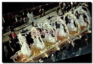 Imagen del vendedor de Carte Postale Ancienne Carnival de Quebec Canada Les jolies duchesses font l admiration de tours a la venta por CPAPHIL