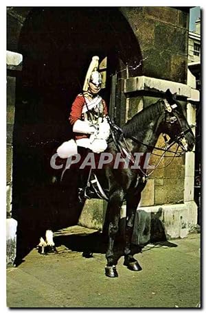 Image du vendeur pour Carte Postale Semi Moderne Mounted sentry horse guards parade London Cheval Horse Militaria mis en vente par CPAPHIL