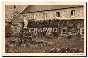 Image du vendeur pour Carte Postale Ancienne Le preau cour Intrieure Abbaye Notre Dame de Grce Trappe de Bricquebec mis en vente par CPAPHIL