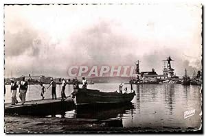 Image du vendeur pour Carte Postale Ancienne Toulon Le Port Bateaux mis en vente par CPAPHIL