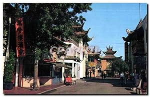 Bild des Verkufers fr Carte Postale Ancienne Los Angeles California Art and Gift shops Herb and spice shops Oriental nightclubs and restaurants comprise zum Verkauf von CPAPHIL