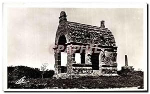 Immagine del venditore per Carte Postale Ancienne Plougasnou L Oratoire (XVI siecle) ou les jeunes filles voulant se marier viennent deposer leurs cheveux venduto da CPAPHIL