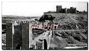 Imagen del vendedor de Carte Postale Ancienne Toledo Pont d Aleantare et San Servando Chteau a la venta por CPAPHIL