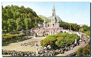 Bild des Verkufers fr Carte Postale Ancienne Lourdes Les Malades assistant au Chemin de Croix The sick and the Cross Way zum Verkauf von CPAPHIL