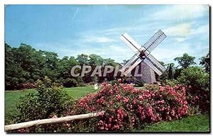 Bild des Verkufers fr Carte Postale Ancienne The Oldest Windmill on Cape Cod This Eastham windmill is loacted across king's high way from Eastham's Town Hall zum Verkauf von CPAPHIL