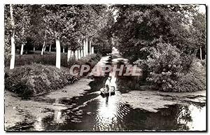 Bild des Verkufers fr Carte Postale Ancienne la venise verte deux sevres sur la grande rigole dans le marais poitevin zum Verkauf von CPAPHIL