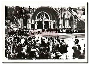 Image du vendeur pour Carte Postale Semi Moderne Lourdes benediction des malales devant le rosaire mis en vente par CPAPHIL