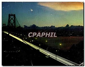 Bild des Verkufers fr Carte Postale Ancienne San Francisco Bay Bridge at night This is one of the outstanding spectacles of the San Francisco Bay Area zum Verkauf von CPAPHIL