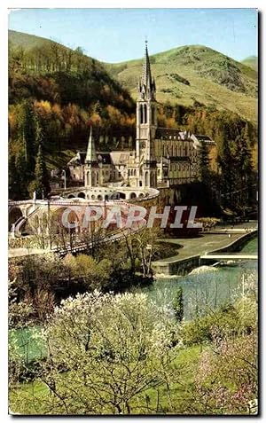 Bild des Verkufers fr Carte Postale Moderne Lourdes La Basilique et le Gave The Basilica and the Gave zum Verkauf von CPAPHIL