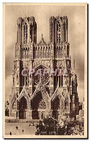 Image du vendeur pour Carte Postale Ancienne Champagne Pommery Greno Reims Le Cathdrale de Reims apres la guerre mis en vente par CPAPHIL