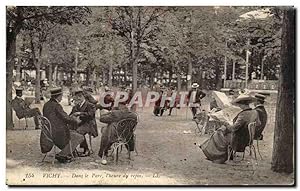 Carte Postale Ancienne Vichy Dans le Parc l'heure du repos