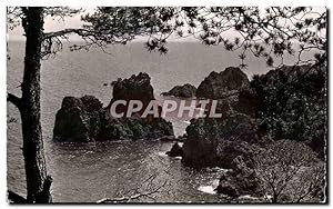 Image du vendeur pour Carte Postale Ancienne La Cote D'azur La Mediterranee et ses roches rouges mis en vente par CPAPHIL