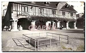 Bild des Verkufers fr Carte Postale Ancienne Rouen Place Du Vieux Marche Dalle Commemorative ou fut Brulee Jeanne d'Arc zum Verkauf von CPAPHIL