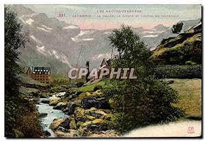 Bild des Verkufers fr Carte Postale Ancienne Les Hautes Pyrenees Gavarnie La Valle Le Cirque Et L'Htel Du Vignemale zum Verkauf von CPAPHIL