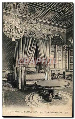 Bild des Verkufers fr Carte Postale Ancienne Palais De Compiegne Le Lit De l'imperatrice zum Verkauf von CPAPHIL