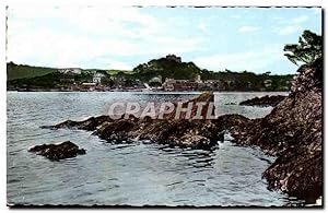 Bild des Verkufers fr Carte Postale Semi Moderne Porquerolles Le village Le Port Et E Gauche l'Ecole De Radar zum Verkauf von CPAPHIL