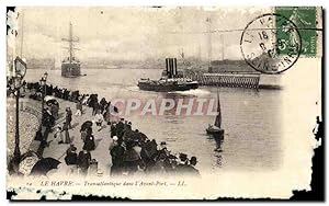 Carte Postale Ancienne Le Havre Transatlatique dans l'Avant port Bateaux