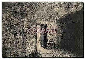 Bild des Verkufers fr Carte Postale Ancienne Blois Le Chteau Cachot ou fut assassine le cardinal de Lorraine zum Verkauf von CPAPHIL
