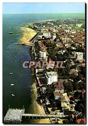 Image du vendeur pour Carte Postale Moderne Couleurs Et Lumiere De France Arcachon vue arienne De La Ville En Bordure du bassin mis en vente par CPAPHIL