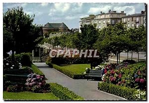 Image du vendeur pour Carte Postale Moderne La Bretagne En Couleurs Brest Le Cours d'Ajot et le Chteau mis en vente par CPAPHIL